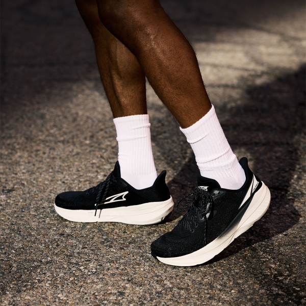 Altra Experience Flow - Black/White