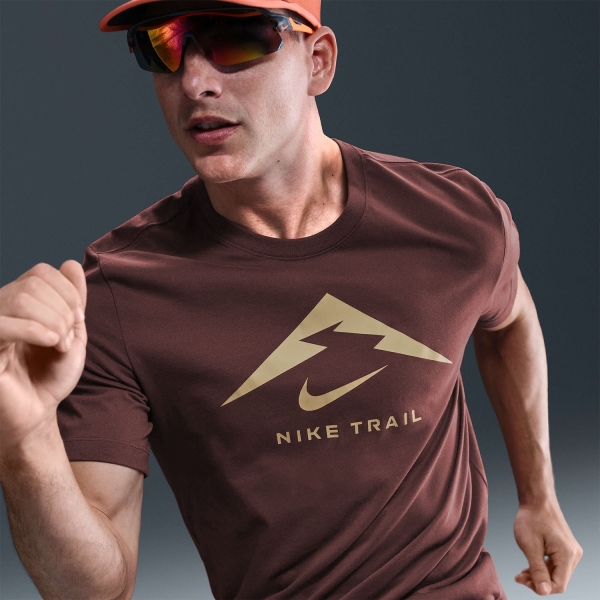 Nike Dri-FIT Trail Logo Maglietta - Cinnamon/Parachute Beige