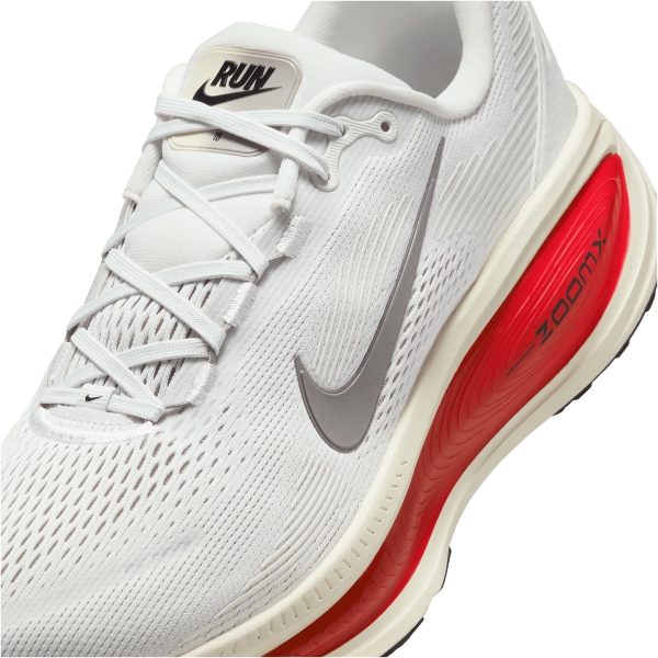 Nike Vomero 18 - Platinum Tint/Metallic Pewter/Siren Red
