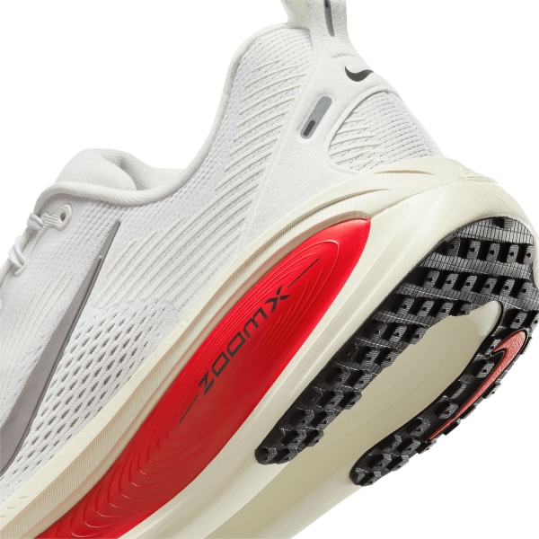 Nike Vomero 18 - Platinum Tint/Metallic Pewter/Siren Red