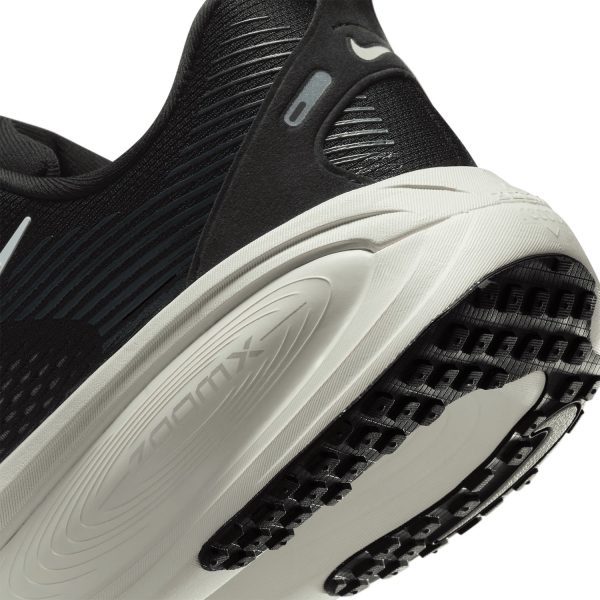 Nike Vomero 18 Wide - Black/Summit White/Coconut Milk