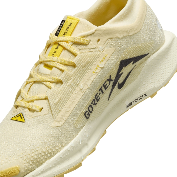 Nike ReactX Pegasus Trail 5 GTX - Alabaster/Medium Ash/Saturn Gold