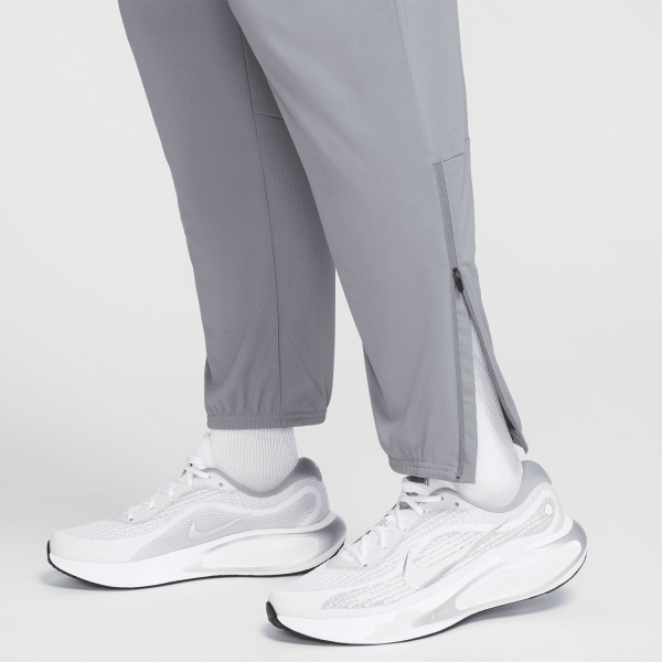 Nike Dri-FIT Challenger Pantalones - Smoke Grey/Reflective Silver