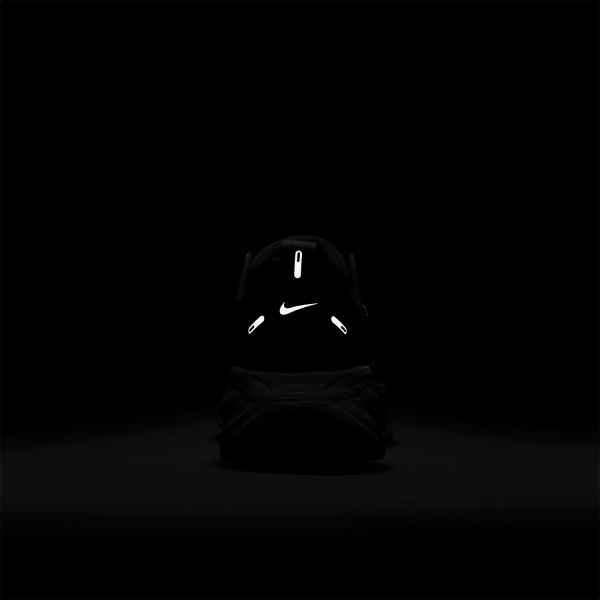Nike Vomero 18 - Black/Summit White/Coconut Milk