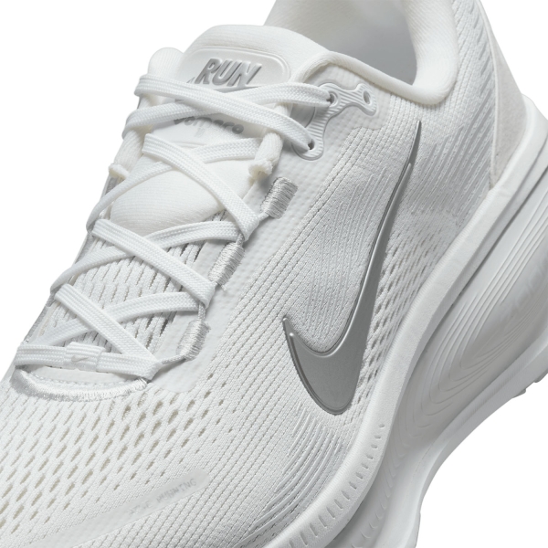 Nike Vomero 18 - White/Metallic Silver/Photon Dust