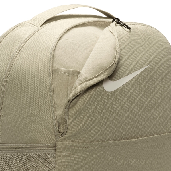 Nike Brasilia 9.5 Zaino Medio - Desert Khaki/Black/Sail