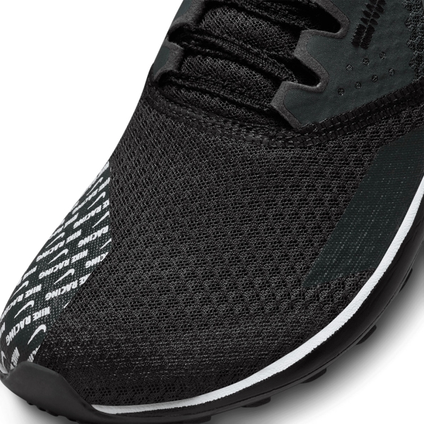 Nike Zoom Rival Waffle 6 - Black/Metallic Silver/Dark Smoke Grey