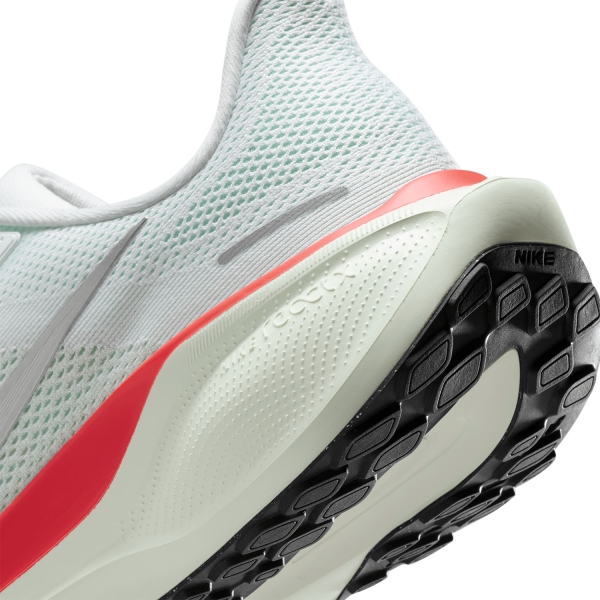 Nike Pegasus 41 - White/Metallic Silver/Barely Green