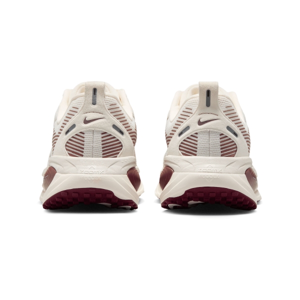 Nike Vomero 18 - Pale Ivory/Dark Team Red/Red Sepia