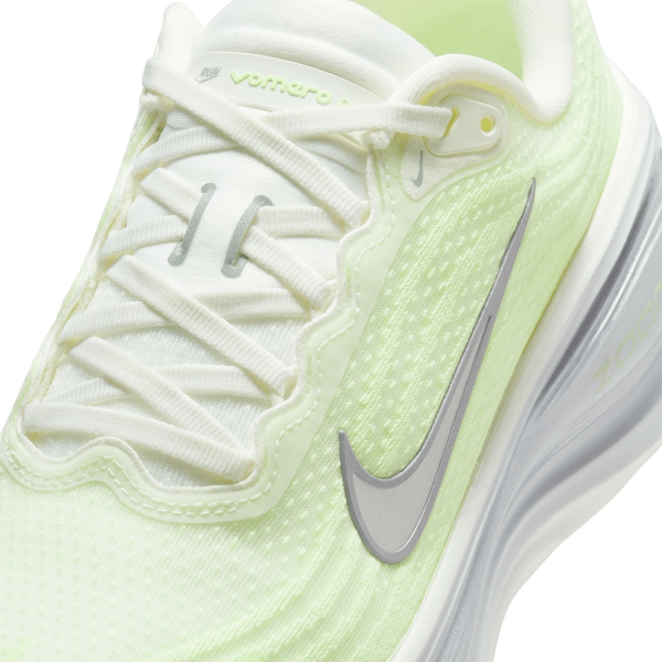 Nike Vomero Plus - Sail/Metallic Silver/Barely Volt
