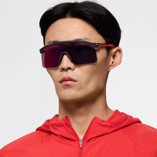 Occhiali da Running Nike Expedition Shield Occhiali  Matte Dark Smoke Grey/Red Mirror NKIB6562X200
