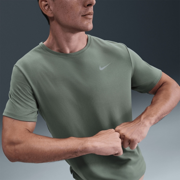 Nike Dri-FIT UV Run Division Miler Maglietta - Clay Green/Reflective Silver
