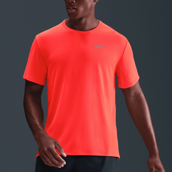 Maglietta Running Uomo Nike DriFIT UV Run Division Miler Maglietta  Bright Crimson/Reflective Silver DV9315635