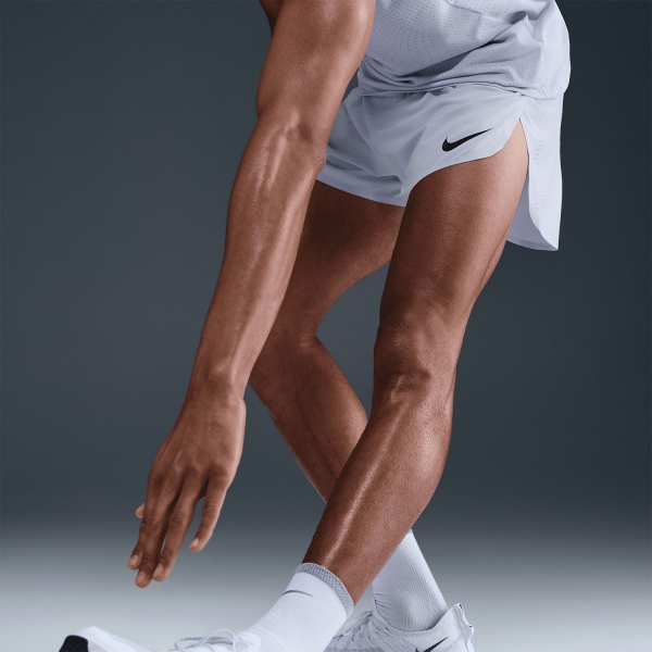 Nike Dri-FIT ADV AeroSwift 4in Pantaloncini - Ghost/Black