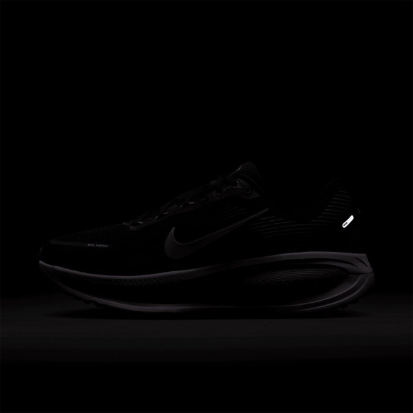 Nike Vomero 18 - Black/Summit White/Bright Crimson