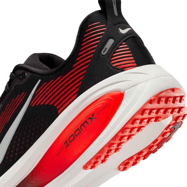 Nike Vomero 18 - Black/Summit White/Bright Crimson
