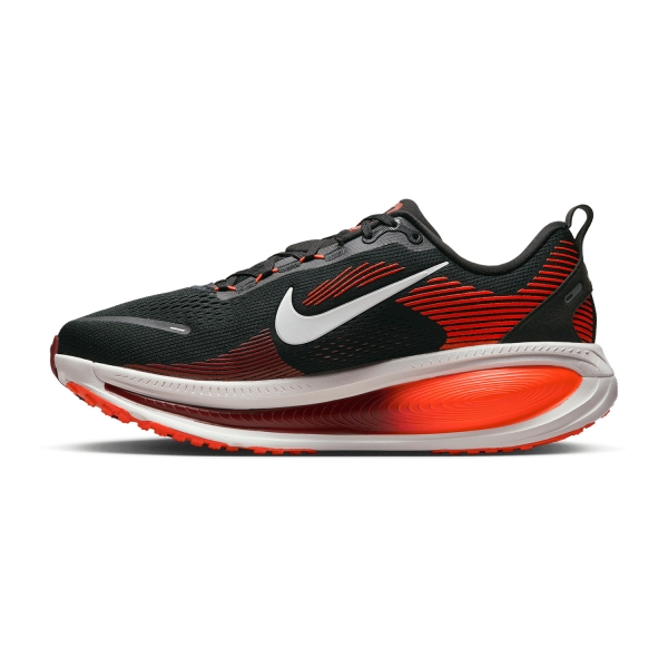Nike Vomero 18 Wide - Black/Summit White/Bright Crimson