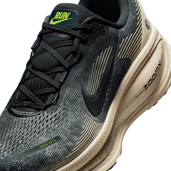 Nike Vomero 18 SE - Oatmeal/Black/Anthracite/Volt