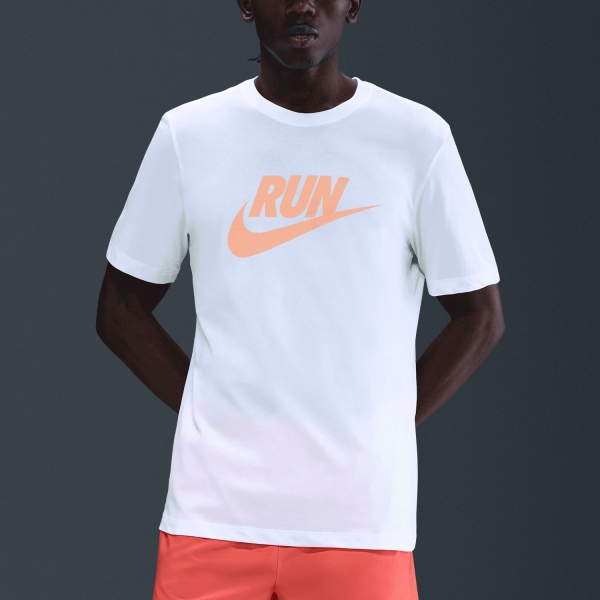Maglietta e Polo Sportswear Uomo Nike DriFIT Swoosh Maglietta  White/Orange Pulse IH4238101