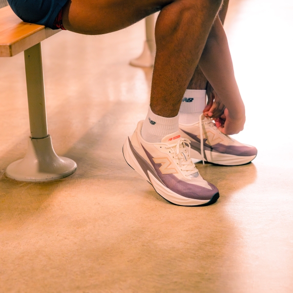 New Balance FuelCell Rebel v5 - Angora