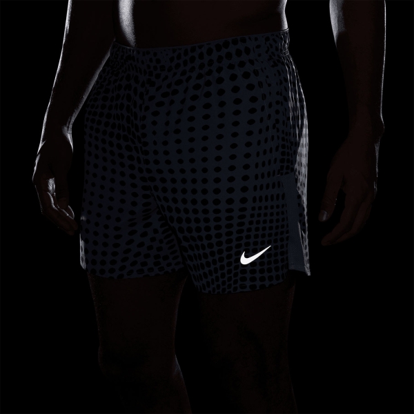 Nike Challenger Graphic 5in Shorts - World Indigo/Reflective Silver