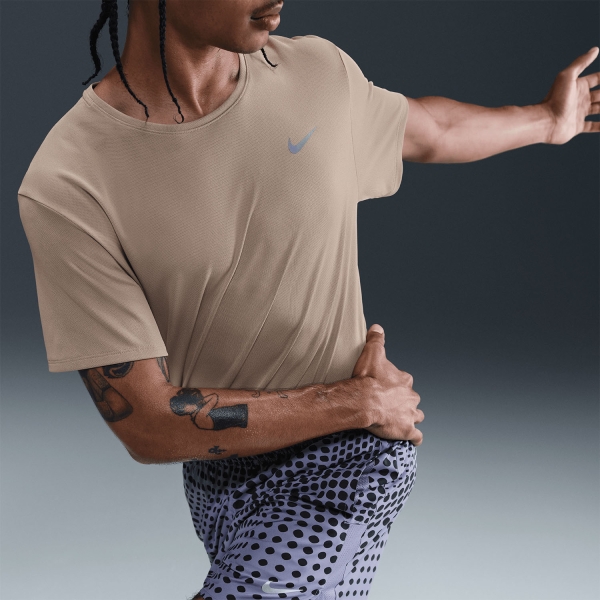 Nike Challenger Graphic 5in Shorts - World Indigo/Reflective Silver