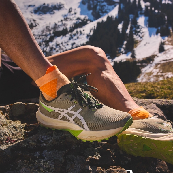 Asics Fuji Lite 6 - Khaki/Cream