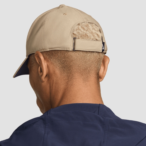 Nike Dri-FIT Club Logo Cappello - Khaki/White