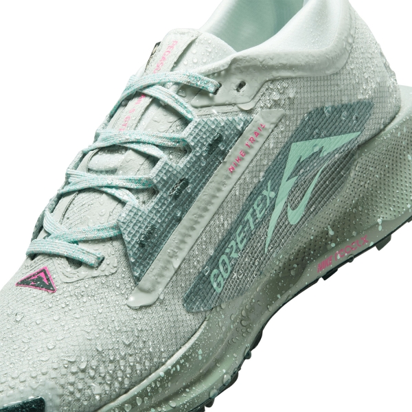 Nike ReactX Pegasus Trail 5 GTX - Light Silver/Seaweed/Clay Green