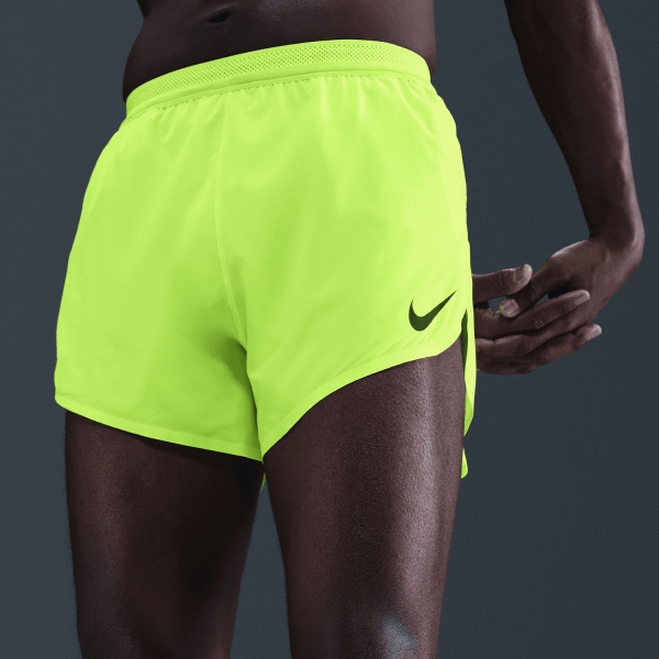 Pantaloncino Running Uomo Nike DriFIT ADV AeroSwift 4in Pantaloncini  Volt/Black FN3352702