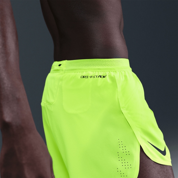 Nike Dri-FIT ADV AeroSwift 4in Pantaloncini - Volt/Black