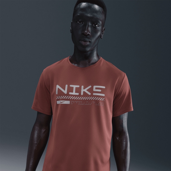 Nike Miler Winterized T-Shirt - Red Sepia/Reflective Silver