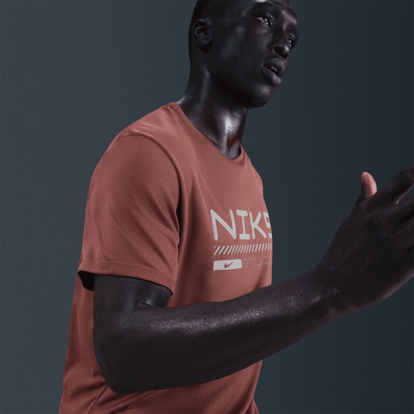 Nike Miler Winterized T-Shirt - Red Sepia/Reflective Silver