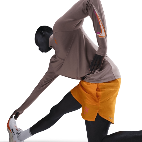 Nike Dri-FIT Stride 5in EK Pantaloncini - Bright Ceramic/Monarch