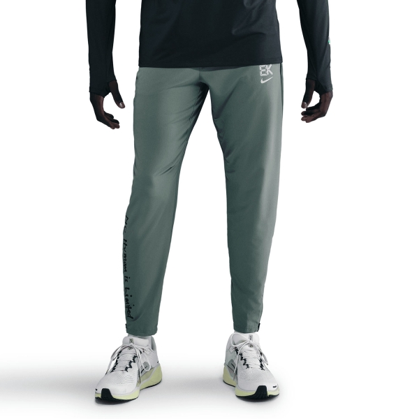 Pantaloni e Tights Running Uomo Nike DriFIT Stride EK Pantaloni  Clay Green/Seaweed/Reflective Silver IM5695364