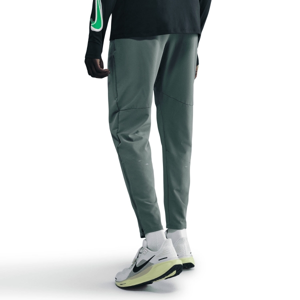 Nike Dri-FIT Stride EK Pantaloni - Clay Green/Seaweed/Reflective Silver