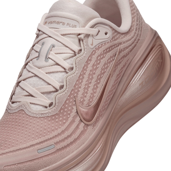 Nike Vomero Plus - Particle Pink/Metallic Rose Gold/Silt Red