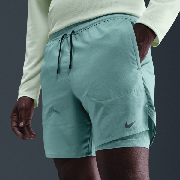 Pantalone cortos Running Hombre Nike DriFIT Stride 2 in 1 7in Shorts  Cannon/Black/Reflective Silver DM4759017