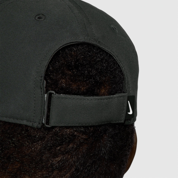 Nike Dri-FIT Club Logo Cappello - Dark Smoke Grey/White