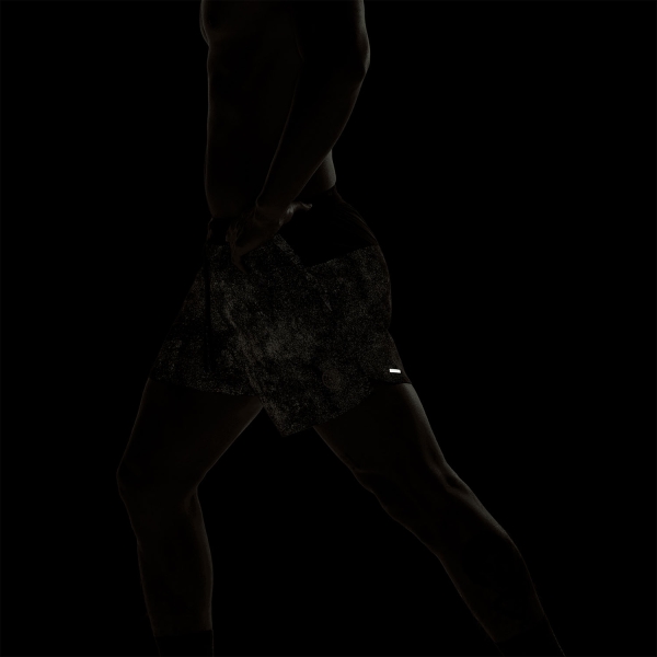 Nike Stride NIRT 5in Shorts - Off Noir