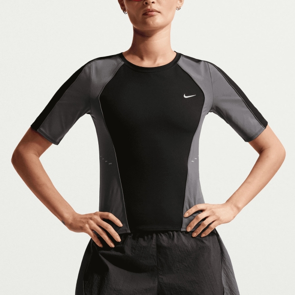 Maglietta Running Donna Nike Swift DriFIT Maglietta  Black/Iron Grey/Reflective Silver IQ0173010