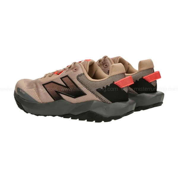 New Balance DynaSoft Nitrel v6 - Flat Taupe/Urgent Red/Black