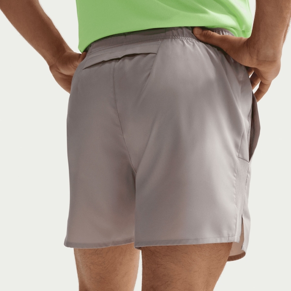 Nike Challenger 5in Shorts - Moon Particle/Reflective Silver