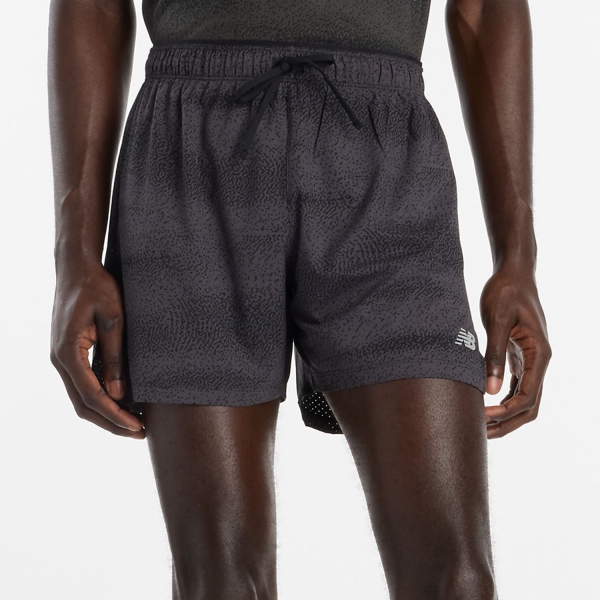 Pantalone cortos Running Hombre New Balance RC Printed 5in Shorts  Black/Grey MS43285BGR
