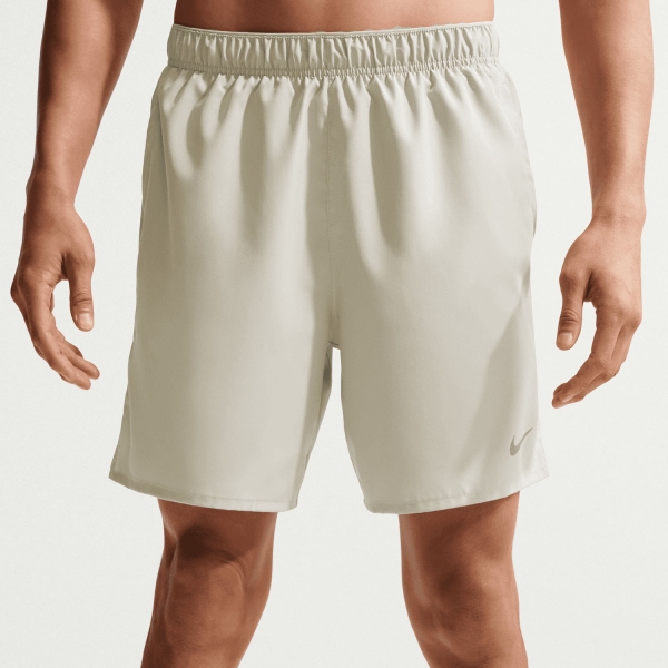 Pantaloncino Running Uomo Nike Challenger Logo 7in Pantaloncini  Moon Particle/Reflective Silver DV9359211