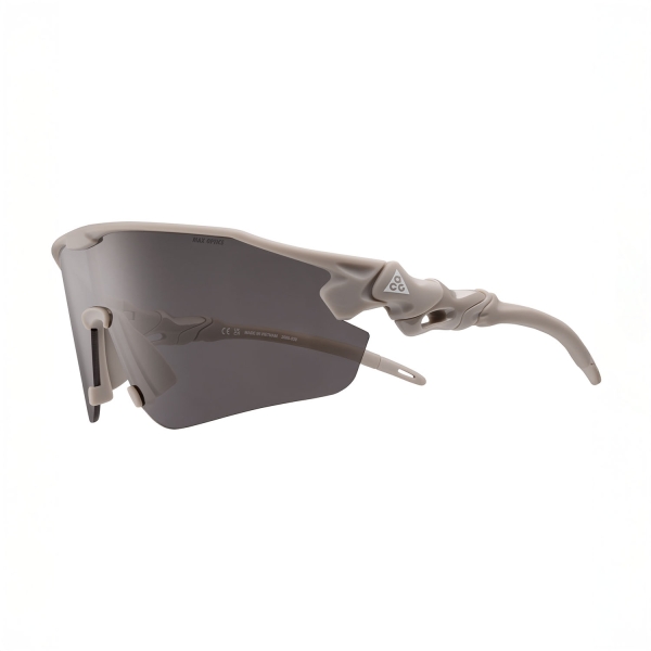 Gafas de Running Nike ACG Vista Peak Gafas de Sol  Matte College Grey/Grey IQ9341X009