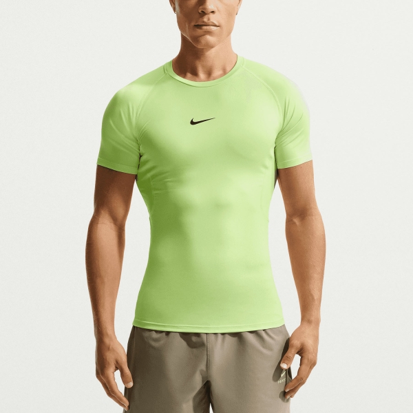 Camisetas Training Hombre Nike DriFIT Logo Camiseta  Light Liquid Lime/Black FB7932360