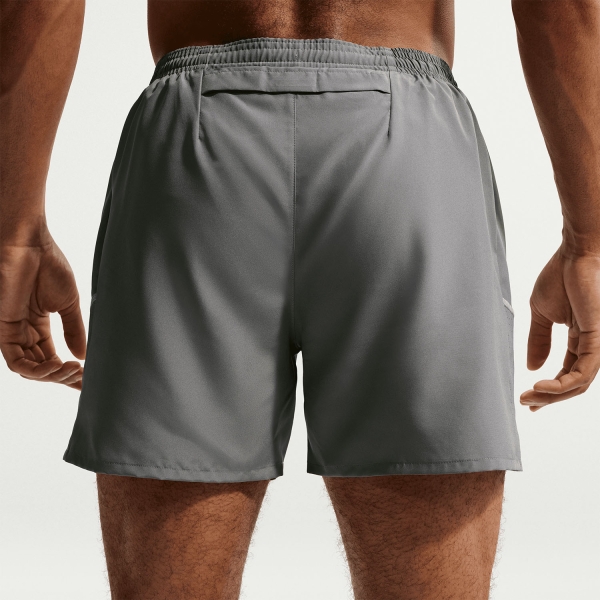 Nike Miler 2 in 1 5in Pantaloncini - Smoke Grey/Reflective Silver