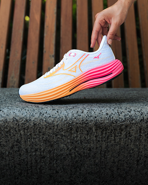 The bright colors of fireworks
Mizuno Hanabi Pack