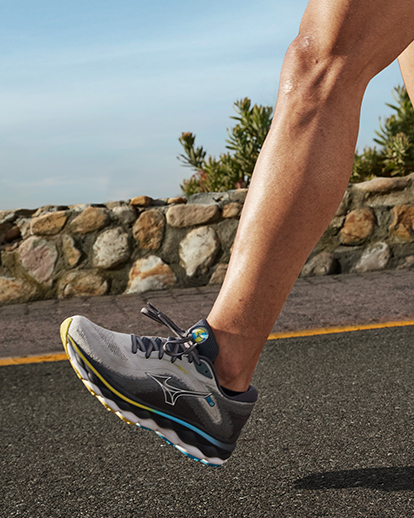 Mizuno Wave Sky 27